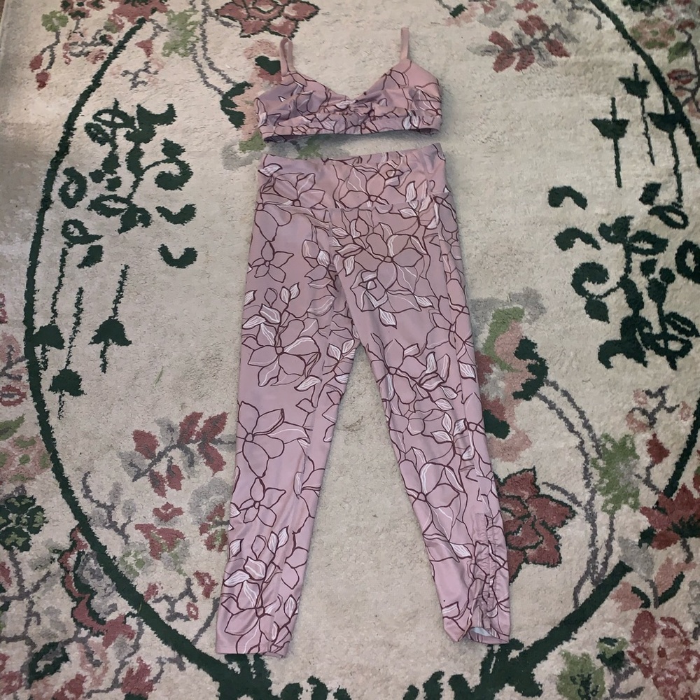 Joylab Lavender Flower Print Workout Set